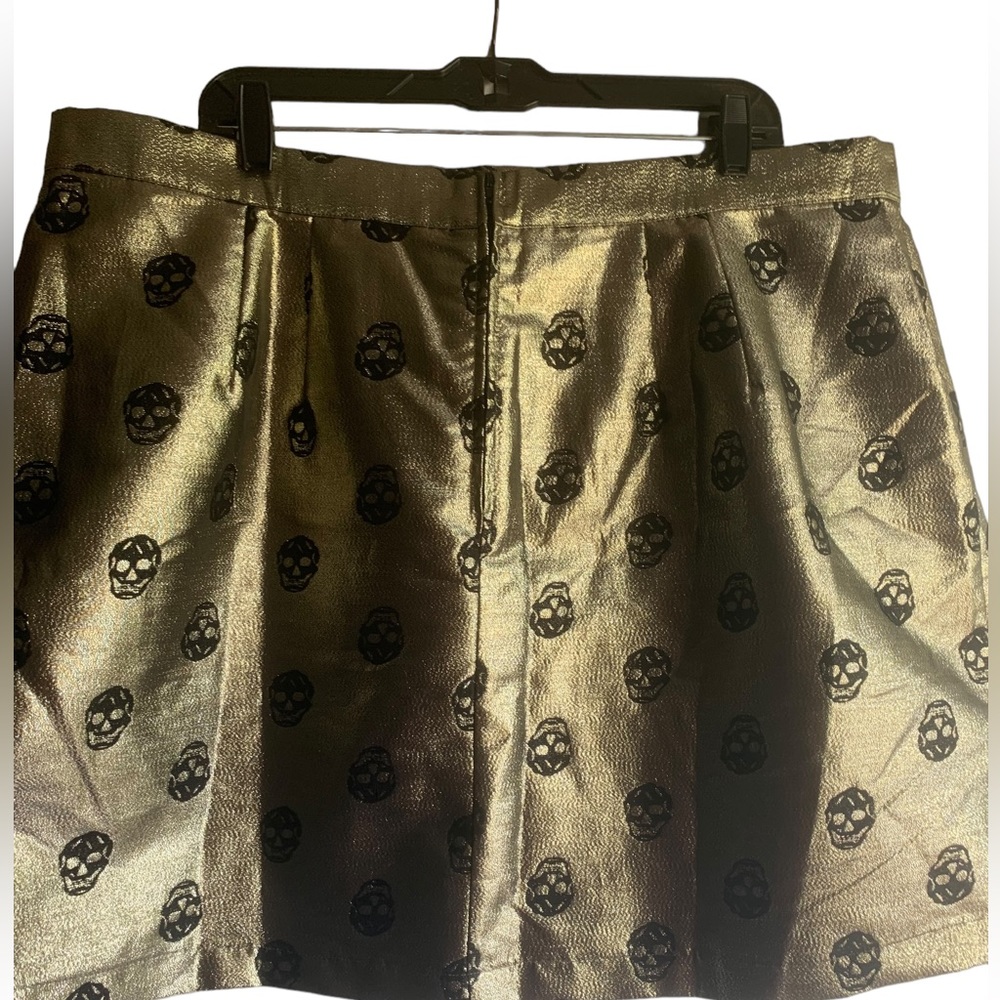 Gold 💀Black Skull Mini! So cute! Never worn, with tags. Size 22 NWT. - Picture 4 of 13